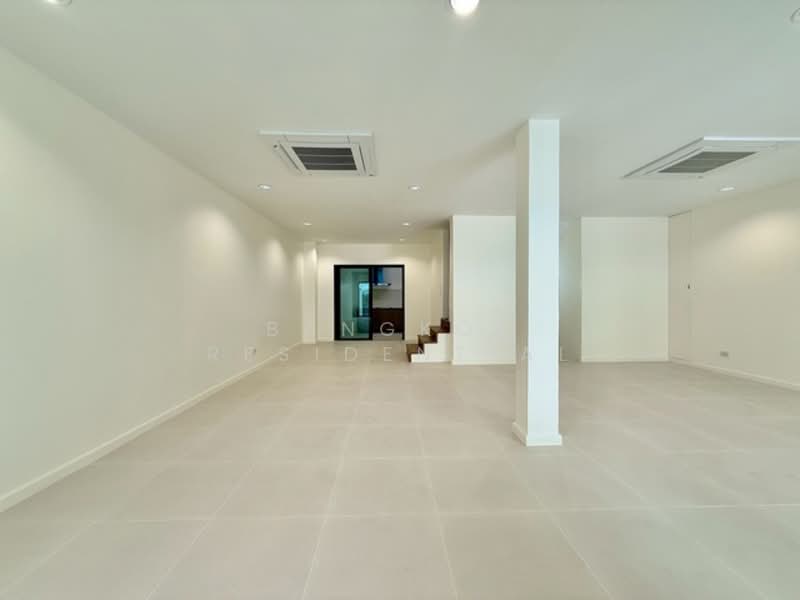 Mu Baan Navin, Bangkok, Soi Navin, Chong Nonsi, Yan Nawa, Bangkok, 4 Bedrooms, 334 sqm, Townhouse For Rent, by Bangkok Residential, 500153098 - DDproperty.com
