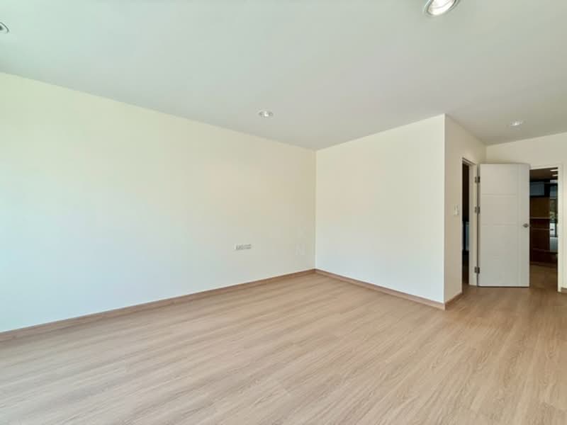 Mu Baan Navin, Bangkok, Soi Navin, Chong Nonsi, Yan Nawa, Bangkok, 4 Bedrooms, 334 sqm, Townhouse For Rent, by Bangkok Residential, 500153098 - DDproperty.com