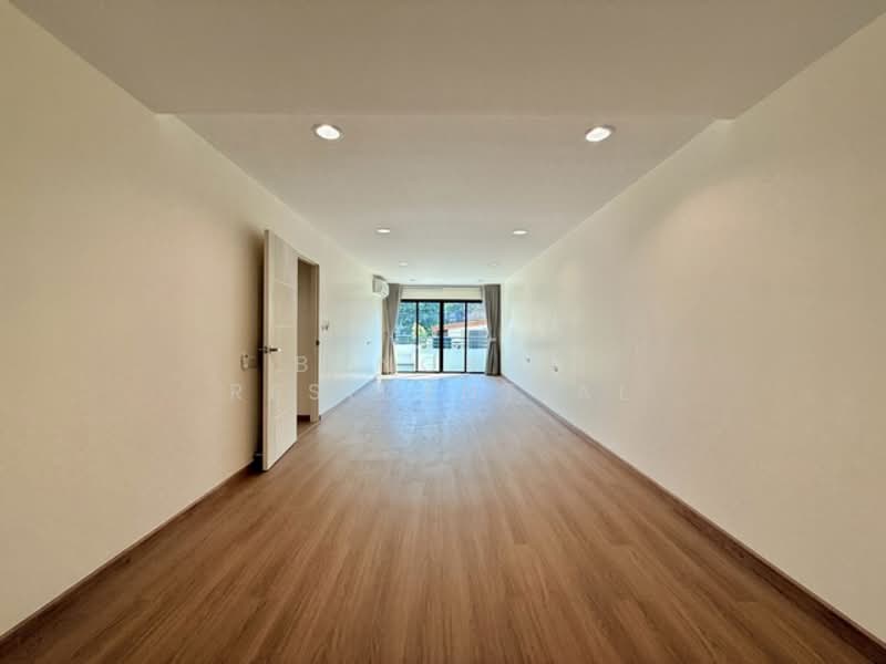 Mu Baan Navin, Bangkok, Soi Navin, Chong Nonsi, Yan Nawa, Bangkok, 4 Bedrooms, 334 sqm, Townhouse For Rent, by Bangkok Residential, 500153098 - DDproperty.com