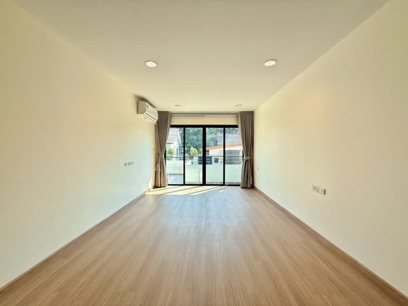 Mu Baan Navin, Bangkok, Soi Navin, Chong Nonsi, Yan Nawa, Bangkok, 4 Bedrooms, 334 sqm, Townhouse For Rent, by Bangkok Residential, 500153098 - DDproperty.com