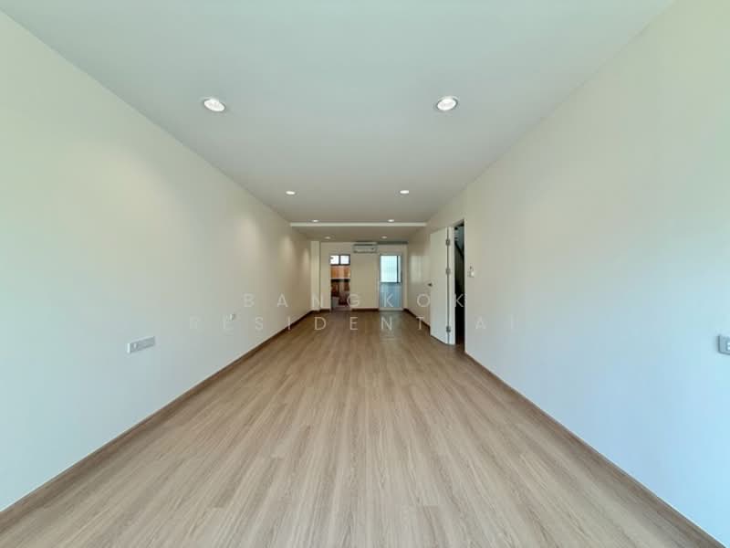Mu Baan Navin, Bangkok, Soi Navin, Chong Nonsi, Yan Nawa, Bangkok, 4 Bedrooms, 334 sqm, Townhouse For Rent, by Bangkok Residential, 500153098 - DDproperty.com
