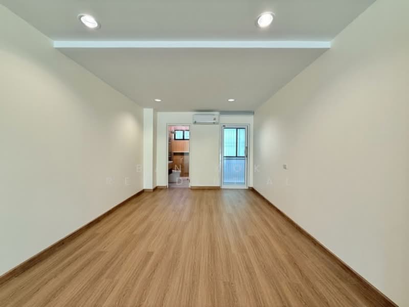 Mu Baan Navin, Bangkok, Soi Navin, Chong Nonsi, Yan Nawa, Bangkok, 4 Bedrooms, 334 sqm, Townhouse For Rent, by Bangkok Residential, 500153098 - DDproperty.com