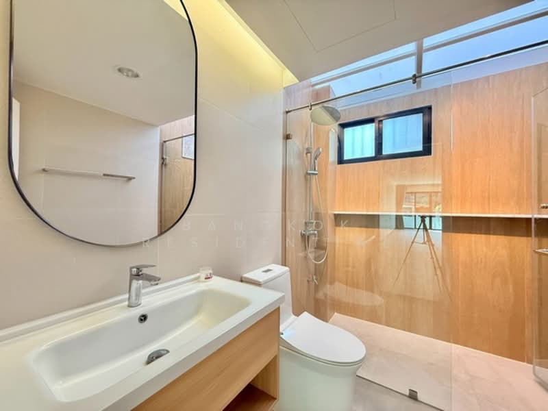 Mu Baan Navin, Bangkok, Soi Navin, Chong Nonsi, Yan Nawa, Bangkok, 4 Bedrooms, 334 sqm, Townhouse For Rent, by Bangkok Residential, 500153098 - DDproperty.com