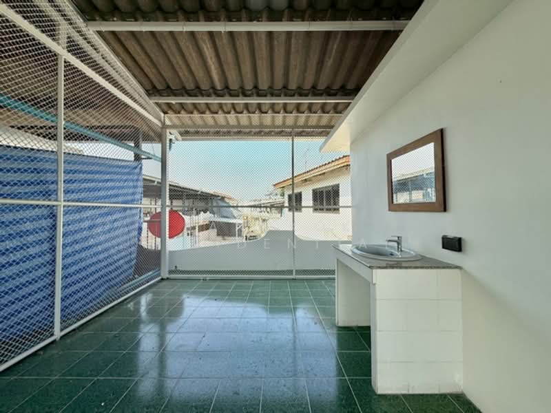 Mu Baan Navin, Bangkok, Soi Navin, Chong Nonsi, Yan Nawa, Bangkok, 4 Bedrooms, 334 sqm, Townhouse For Rent, by Bangkok Residential, 500153098 - DDproperty.com