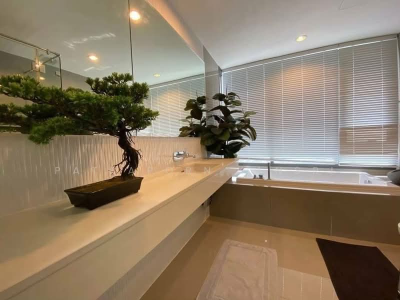 Rhythm Sukhumvit 42, Bangkok, Soi Sukhumvit 42, Sukhumvit Road, Phra Kanong, Khlong Toei, Bangkok, 2 Bedrooms, 80 sqm, Condo For Sale, by Patraporn Kansri, 500153114 - DDproperty.com