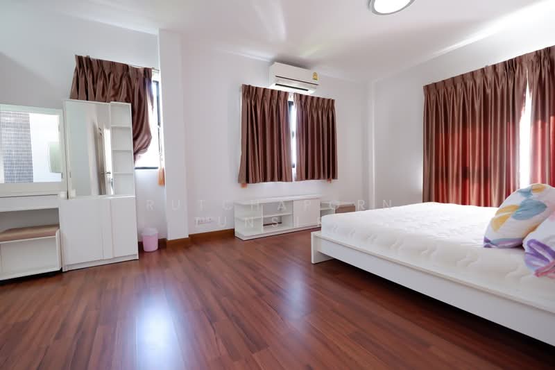 บ้านสวยในโครงการ ให้เช่า – ใกล้โรงเรียนนานาชาตินครพายัพ เพียง 5 นาที ค่าเช่า 35,000 บาท / เดือน รหัส, Chiang Mai, San Phi Sua, Muang Chiang Mai, Chiang Mai, 3 Bedrooms, 150 sqm, Single Detached House For Rent, by Rutchaporn Tunsiri, 500153175 - DDproperty.com