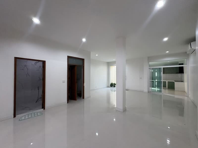 Yenakart Residence, Bangkok, 3 Soi Prasat Suk, Chong Nonsi, Yan Nawa, Bangkok, 10+ Bedrooms, 450 sqm, Townhouse For Rent, by คุณลี, 500153196 - DDproperty.com