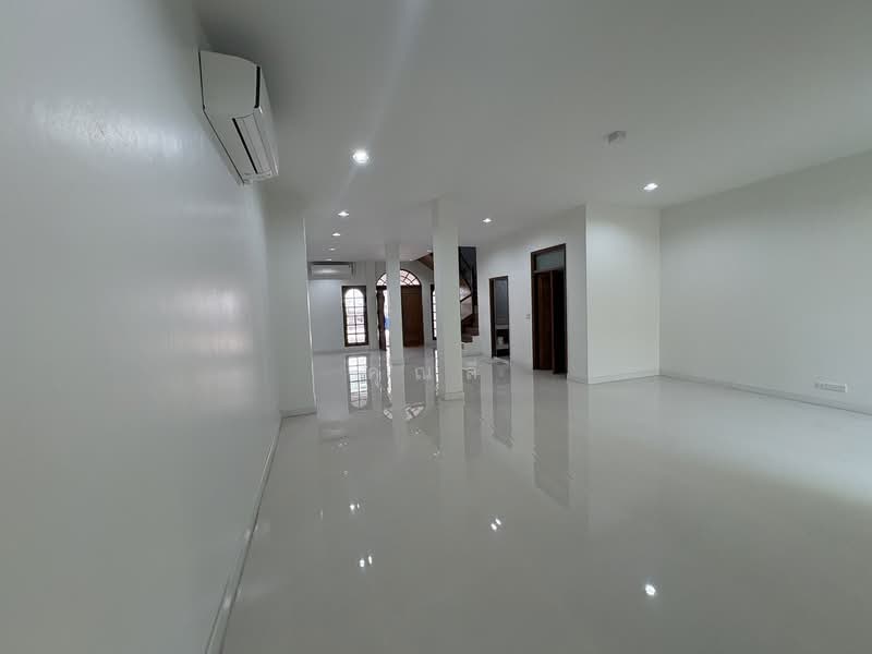 Yenakart Residence, Bangkok, 3 Soi Prasat Suk, Chong Nonsi, Yan Nawa, Bangkok, 10+ Bedrooms, 450 sqm, Townhouse For Rent, by คุณลี, 500153196 - DDproperty.com