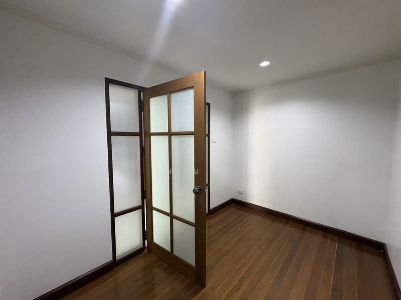 Yenakart Residence, Bangkok, 3 Soi Prasat Suk, Chong Nonsi, Yan Nawa, Bangkok, 10+ Bedrooms, 450 sqm, Townhouse For Rent, by คุณลี, 500153196 - DDproperty.com