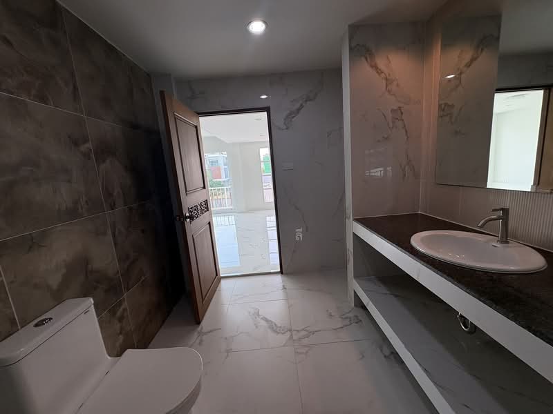 Yenakart Residence, Bangkok, 3 Soi Prasat Suk, Chong Nonsi, Yan Nawa, Bangkok, 10+ Bedrooms, 450 sqm, Townhouse For Rent, by คุณลี, 500153196 - DDproperty.com