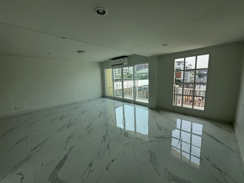 Yenakart Residence, Bangkok, 3 Soi Prasat Suk, Chong Nonsi, Yan Nawa, Bangkok, 10+ Bedrooms, 450 sqm, Townhouse For Rent, by คุณลี, 500153196 - DDproperty.com