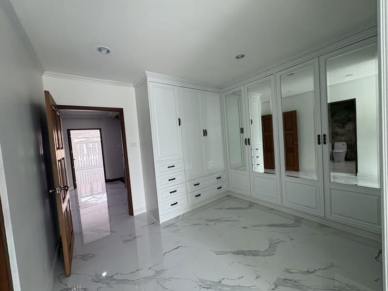 Yenakart Residence, Bangkok, 3 Soi Prasat Suk, Chong Nonsi, Yan Nawa, Bangkok, 10+ Bedrooms, 450 sqm, Townhouse For Rent, by คุณลี, 500153196 - DDproperty.com