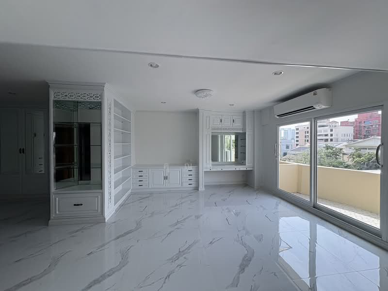 Yenakart Residence, Bangkok, 3 Soi Prasat Suk, Chong Nonsi, Yan Nawa, Bangkok, 10+ Bedrooms, 450 sqm, Townhouse For Rent, by คุณลี, 500153196 - DDproperty.com