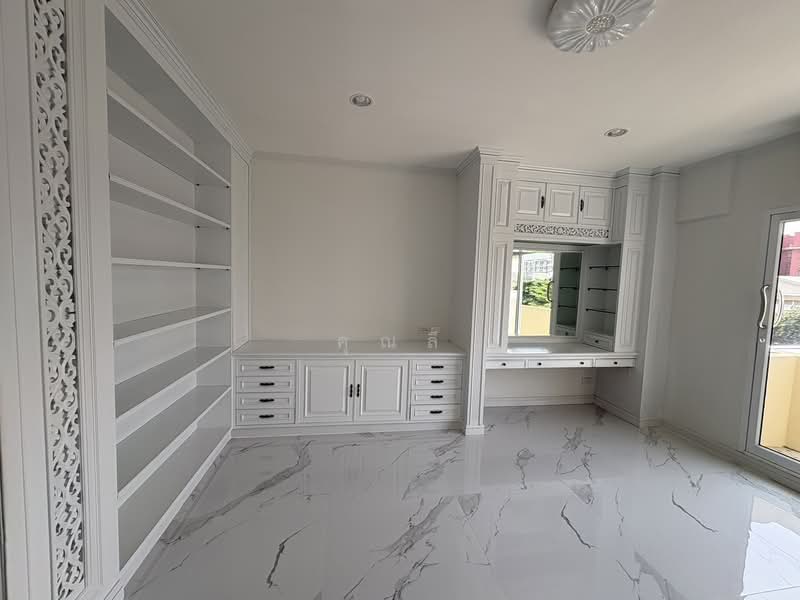 Yenakart Residence, Bangkok, 3 Soi Prasat Suk, Chong Nonsi, Yan Nawa, Bangkok, 10+ Bedrooms, 450 sqm, Townhouse For Rent, by คุณลี, 500153196 - DDproperty.com