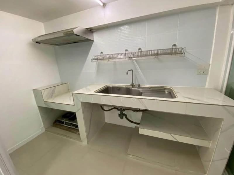 FOR RENT – 2-Storey Townhome | Company Registration Allowed | Near BTS Bang Chak (SPSSR83), Bangkok, สุขุมวิท, Bang Chak, Phra Khanong, Bangkok, 2 Bedrooms, 230 sqm, Townhouse For Rent, by Khun Poon, 500153228 - DDproperty.com