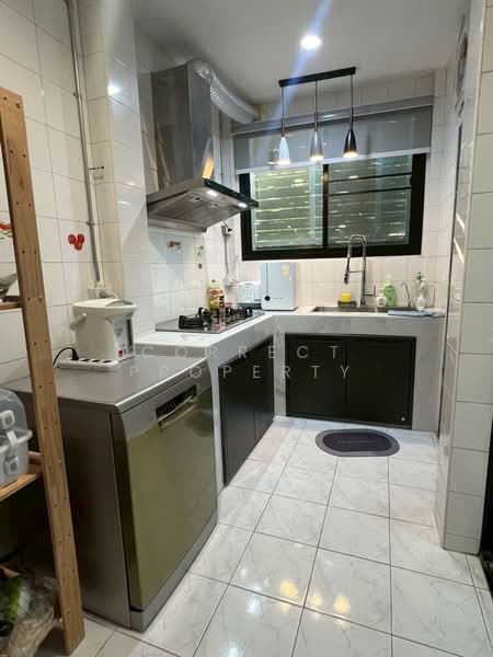ทาวน์โฮมหลังมุมแต่งครบ ลาดพร้าว 15, Bangkok, Lat Phrao, Lat Phrao, Bangkok, 3 Bedrooms, 200 sqm, Townhouse For Rent, by Correct Property, 500153245 - DDproperty.com