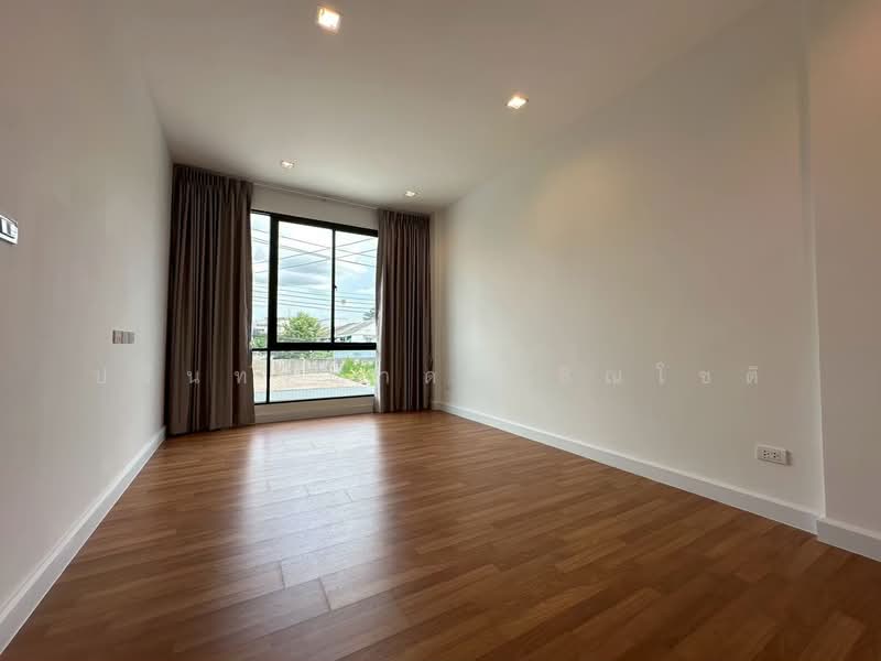 Home Office Satri Witthaya 2-Chokchai 4, Bangkok, Lat Phrao, Lat Phrao, Bangkok, 3 Bedrooms, 293 sqm, Townhouse For Rent, by ปรินทร์ญาดา ชิณโชติ, 500153253 - DDproperty.com