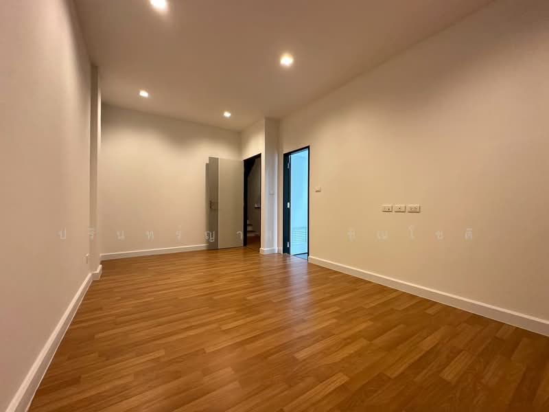 Home Office Satri Witthaya 2-Chokchai 4, Bangkok, Lat Phrao, Lat Phrao, Bangkok, 3 Bedrooms, 293 sqm, Townhouse For Rent, by ปรินทร์ญาดา ชิณโชติ, 500153253 - DDproperty.com