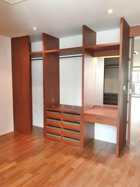 ขายทาวน์โฮม 4 ชั้น ในซอยเอ็มควอเทียร์ BTS พร้อมพงษ์, กรุงเทพ, สุขุมวิท, คลองตันเหนือ, วัฒนา, กรุงเทพ, 400 ตร.ม., ทาวน์เฮ้าส์ ขาย, โดย ชนิจนันท์ มีวงศ์อุโฆษ, 500153314 - DDproperty.com