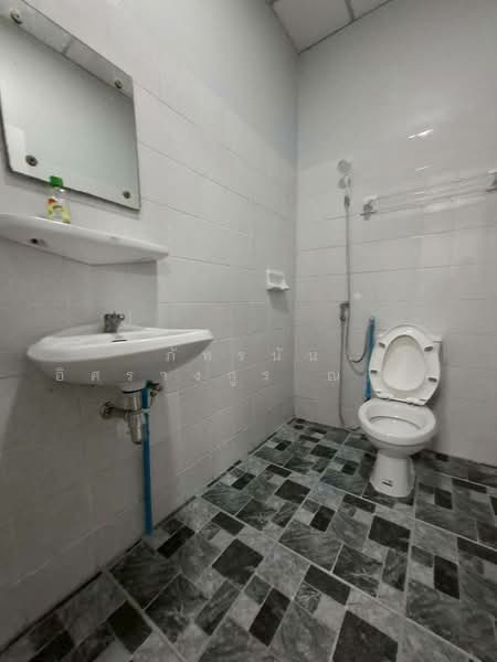 บ้านแหวนยอด 2 ซ.ลำลูกกา 21 แยก 9 ถนนลำลูกกา ตำบลคูคต อำเภอลำลูกกา จังหวัดปทุมธานี, ปทุมธานี, ลำลูกกา, คูคต, ลำลูกกา, ปทุมธานี, 72 ตร.ม., ทาวน์เฮ้าส์ ขาย, โดย ภัทรนัน อิศรางกูร ณ อยุธยา, 500153318 - DDproperty.com