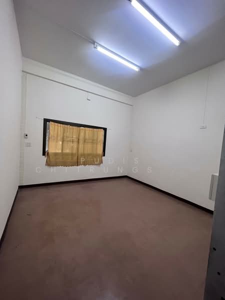 For Rent - Corner Shophouse for Rent – Talad Noi, Khao Lam Road, Bangkok