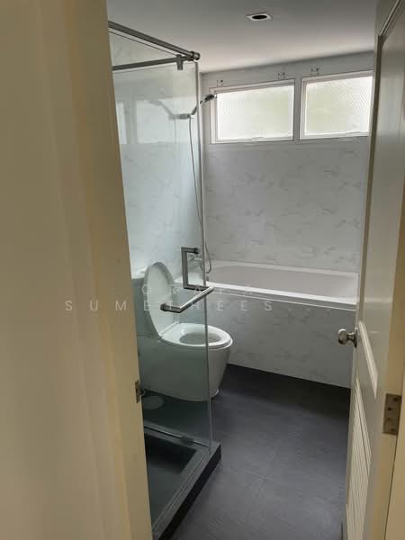 Serene Place Sukhumvit 24, Bangkok, 9 Soi Sukhumvit 24, Sukhumvit Road, Khong Tan, Khlong Toei, Bangkok, 2 Bedrooms, 109 sqm, Condo For Rent, by Orapa Sumetheesirisakul, 500153439 - DDproperty.com