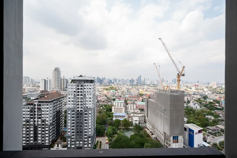The Base Park East Sukhumvit 77, Bangkok, 99 Soi Pridi Banomyong 2, Phra Kanong Nua, Watthana, Bangkok, 2 Bedrooms, 50 sqm, Condo For Sale, by Kanrutai Dawruang, 500153479 - DDproperty.com