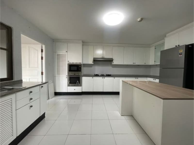 Charan Tower Residences by Aspira, Bangkok, 19 Soi Sukhumvit 43, Khlong Tan Nua, Watthana, Bangkok, 4 Bedrooms, 320 sqm, Apartment For Rent, by Oraya Fortney, 500153513 - DDproperty.com