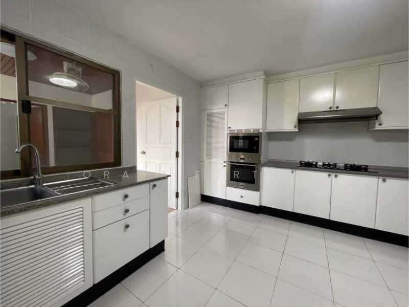 Charan Tower Residences by Aspira, Bangkok, 19 Soi Sukhumvit 43, Khlong Tan Nua, Watthana, Bangkok, 4 Bedrooms, 320 sqm, Apartment For Rent, by Oraya Fortney, 500153513 - DDproperty.com