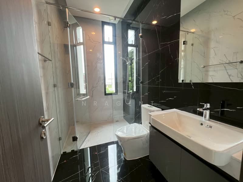 The Master Ekkamai-Ramintra, Bangkok, Soi Ramintra 39, Tha Rang, Bang Khen, Bangkok, 4 Bedrooms, 419 sqm, Single Detached House For Sale, by NRagent, 500153518 - DDproperty.com