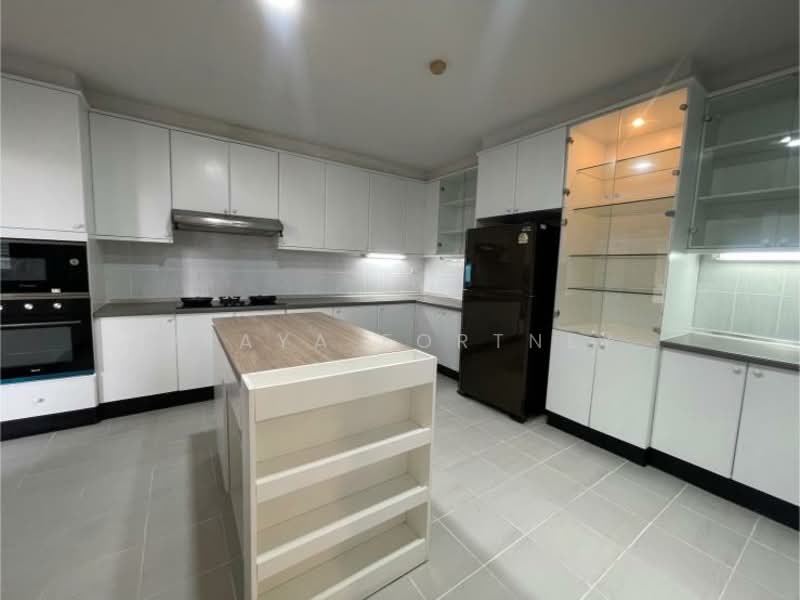 Charan Tower Residences by Aspira, Bangkok, 19 Soi Sukhumvit 43, Khlong Tan Nua, Watthana, Bangkok, 4 Bedrooms, 320 sqm, Apartment For Rent, by Oraya Fortney, 500153537 - DDproperty.com