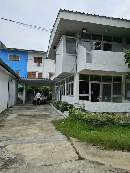 บ้าน 4-ห้องนอน, กรุงเทพ, ลาดพร้าว, ลาดพร้าว, กรุงเทพ, 800 ตร.ม., บ้านเดี่ยว ให้เช่า, โดย Tanaporn Phumvilairak, 500153576 - DDproperty.com