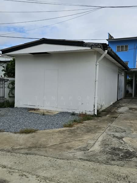 4-BR House, Bangkok, Lat Phrao, Lat Phrao, Bangkok, 4 Bedrooms, 800 sqm, Single Detached House For Rent, by Tanaporn Phumvilairak, 500153576 - DDproperty.com