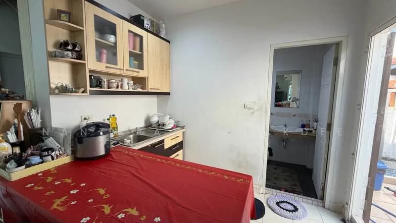 For Sale - พร้อมพัฒน์2, Bangkok