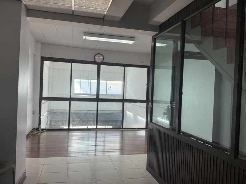 Commercial Building Watcharapol, Bangkok, วัชรพล, Khlong Tanon, Sai Mai, Bangkok, , 250 sqm, Shophouse For Sale, by Line: mooprasit, 500153781 - DDproperty.com