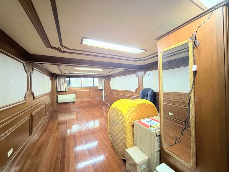 For Sale - ด่วนต่ำกว่าตลาด ขายอาคารพาณิชย์ 3.5 ชั้น + ดาดฟ้า ซอยเจริญนคร 30/2, Bangkok