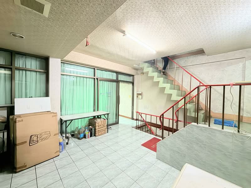 For Sale - ด่วนต่ำกว่าตลาด ขายอาคารพาณิชย์ 3.5 ชั้น + ดาดฟ้า ซอยเจริญนคร 30/2, Bangkok