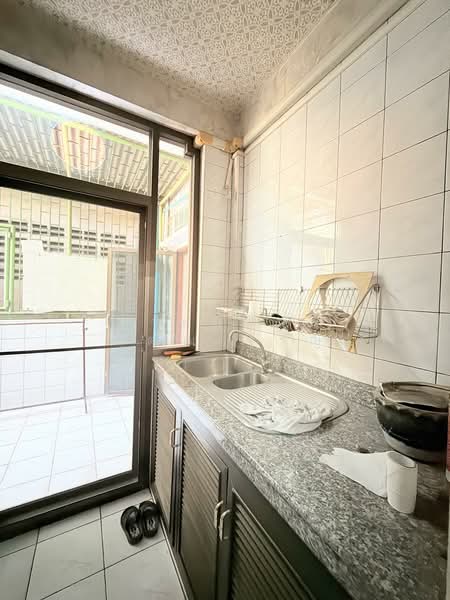 For Sale - ด่วนต่ำกว่าตลาด ขายอาคารพาณิชย์ 3.5 ชั้น + ดาดฟ้า ซอยเจริญนคร 30/2, Bangkok