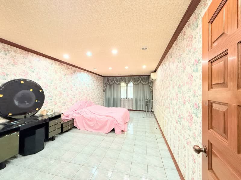 For Sale - ด่วนต่ำกว่าตลาด ขายอาคารพาณิชย์ 3.5 ชั้น + ดาดฟ้า ซอยเจริญนคร 30/2, Bangkok