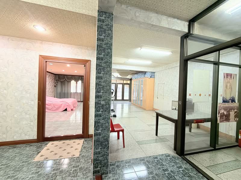 For Sale - ด่วนต่ำกว่าตลาด ขายอาคารพาณิชย์ 3.5 ชั้น + ดาดฟ้า ซอยเจริญนคร 30/2, Bangkok