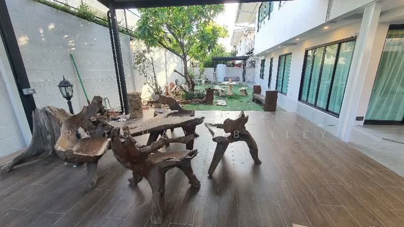 5-BR House, Bangkok, Lat Phrao, Lat Phrao, Bangkok, 5 Bedrooms, 400 sqm, Single Detached House For Rent, by Ratchapa Bailey, 500153927 - DDproperty.com