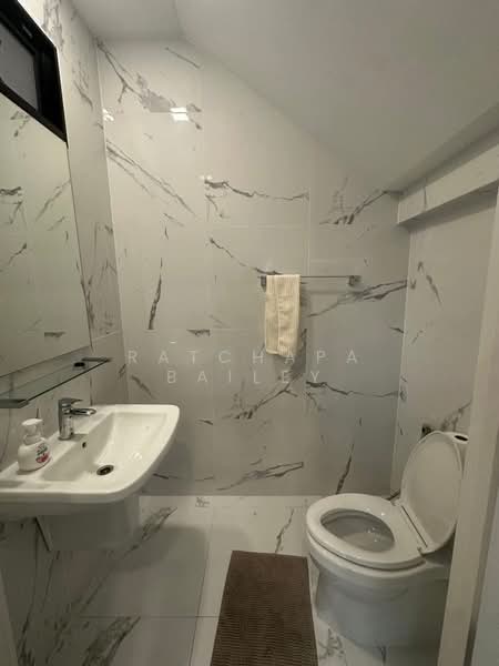 Patio Ratchayothin, Bangkok, Phahonyothin 32, Chan Kasem, Chatuchak, Bangkok, 6 Bedrooms, 267 sqm, Townhouse For Rent, by Ratchapa Bailey, 500153940 - DDproperty.com