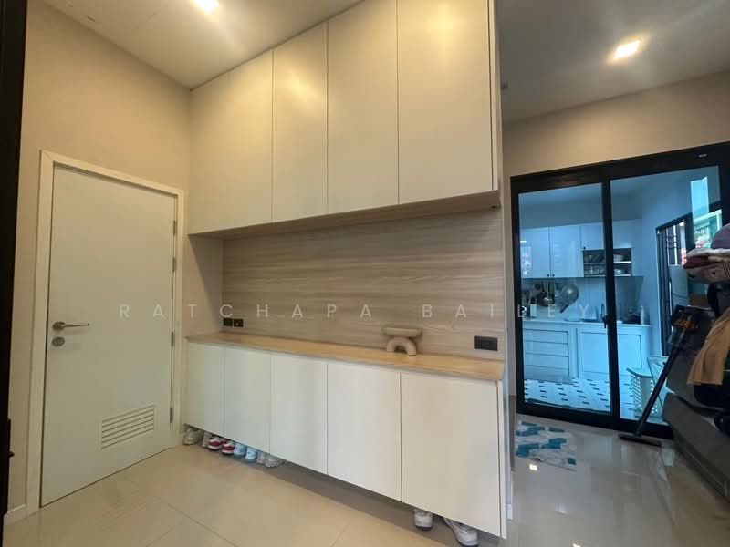 Patio Ratchayothin, Bangkok, Phahonyothin 32, Chan Kasem, Chatuchak, Bangkok, 6 Bedrooms, 267 sqm, Townhouse For Rent, by Ratchapa Bailey, 500153940 - DDproperty.com
