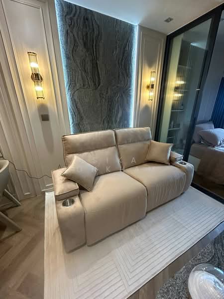 Life Phahon-Ladprao, Bangkok, 996 Phahonyothin Road, Jom Phon, Chatuchak, Bangkok, 2 Bedrooms, 43 sqm, Condo For Rent, by Isika Tonkham, 500153963 - DDproperty.com