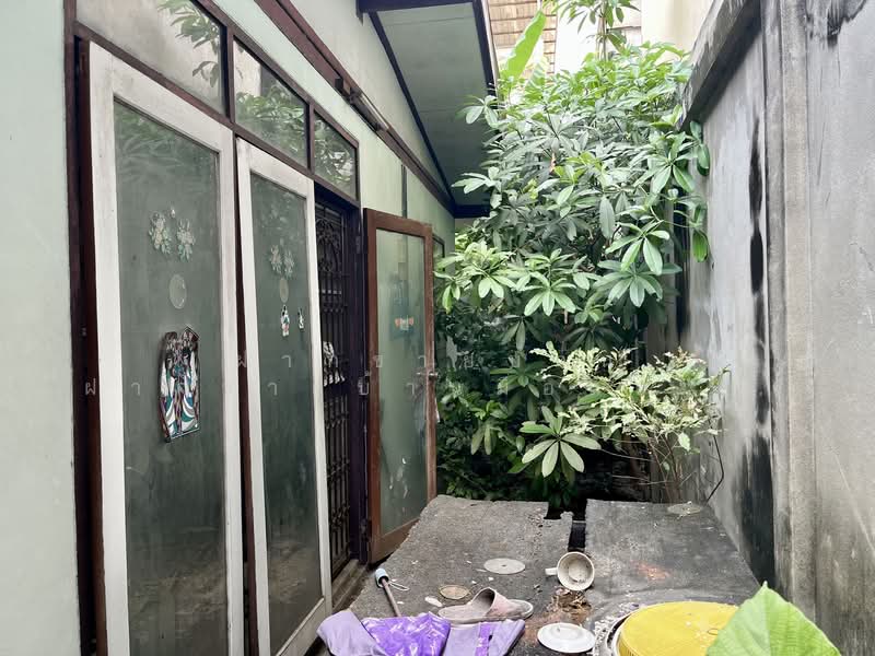 ขายที่ดินพร้อมบ้านชั้นเดียว 68วา. ซอยเอกชัย41 กำนันแม้น ตรงข้ามศาลแพ่งธนบุรี, Bangkok, เอกชัย, Bangkhuntien, Chom Thong, Bangkok, 3 Bedrooms, 100 sqm, Single Detached House For Sale, by ฝากขายบ้าน ฝากขายบ้านมือสอง ฝากขายอสัง Realty HuB, 500154033 - DDproperty.com