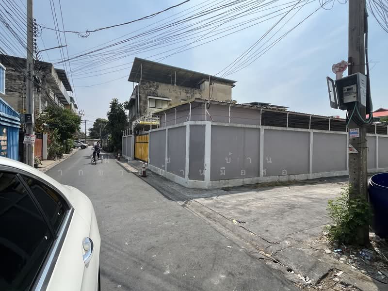 ขายที่ดินพร้อมบ้านชั้นเดียว 68วา. ซอยเอกชัย41 กำนันแม้น ตรงข้ามศาลแพ่งธนบุรี, Bangkok, เอกชัย, Bangkhuntien, Chom Thong, Bangkok, 3 Bedrooms, 100 sqm, Single Detached House For Sale, by ฝากขายบ้าน ฝากขายบ้านมือสอง ฝากขายอสัง Realty HuB, 500154033 - DDproperty.com