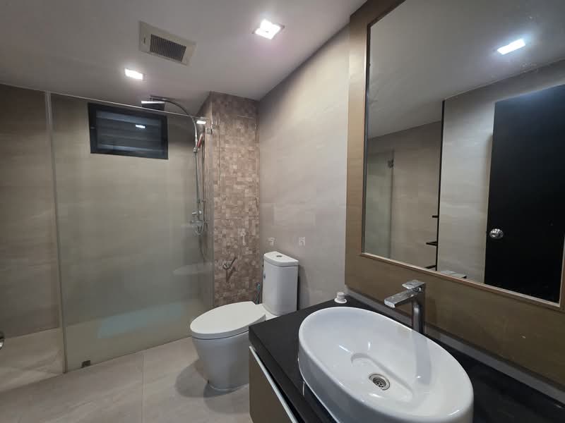 Regent On The Park 3, Bangkok, 185 Soi Sukhumvit 39 Sukhumvit Road, Khlong Tan Nua, Watthana, Bangkok, 2 Bedrooms, 230 sqm, Condo For Rent, by โรส, 500154096 - DDproperty.com