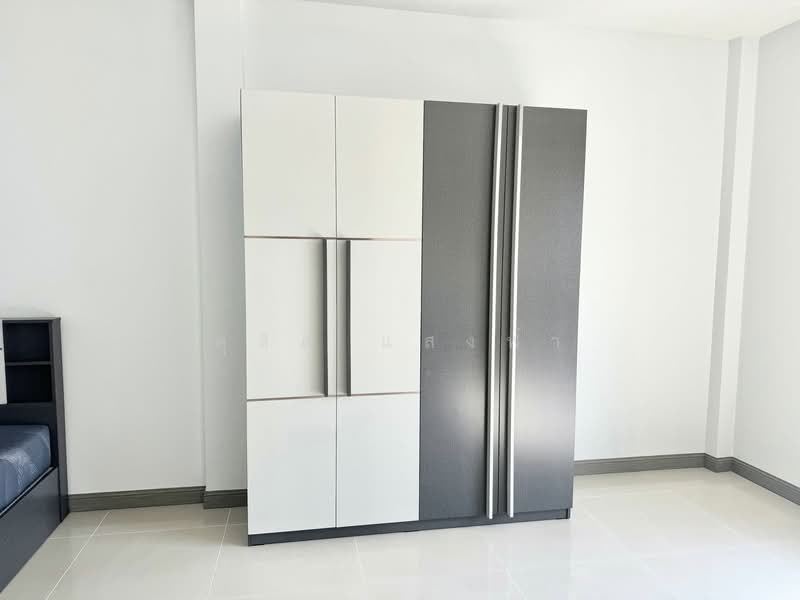 ให้เช่าทาวน์โฮม ม.คลาสสิคโฮม ไร่กล้วย ศรีราชา เฟอร์ครบพร้อมอยู่, ชลบุรี, สุรศักดิ์, ศรีราชา, ชลบุรี, 65 ตร.ม., ทาวน์เฮ้าส์ ให้เช่า, โดย ดุสิต แสงฟ้า, 500154174 - DDproperty.com