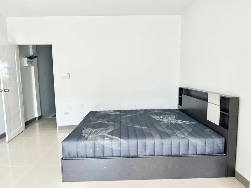 ให้เช่าทาวน์โฮม ม.คลาสสิคโฮม ไร่กล้วย ศรีราชา เฟอร์ครบพร้อมอยู่, Chon Buri (Pattaya), Surasak, Si Racha, Chon Buri (Pattaya), 2 Bedrooms, 65 sqm, Townhouse For Rent, by Dusit Saengfa, 500154174 - DDproperty.com