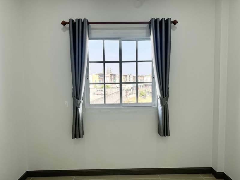 ให้เช่าทาวน์โฮม ม.คลาสสิคโฮม ไร่กล้วย ศรีราชา เฟอร์ครบพร้อมอยู่, ชลบุรี, สุรศักดิ์, ศรีราชา, ชลบุรี, 65 ตร.ม., ทาวน์เฮ้าส์ ให้เช่า, โดย ดุสิต แสงฟ้า, 500154174 - DDproperty.com